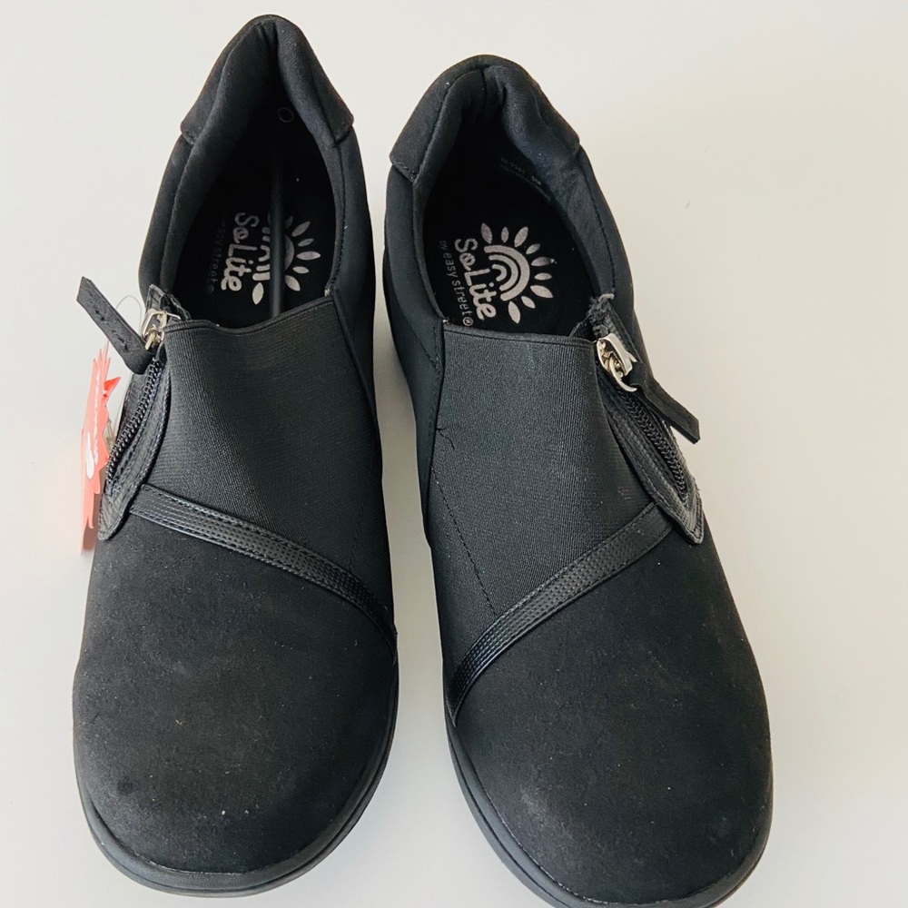 Easy Street So Lite Women's SlipOn Wedge 8M Black